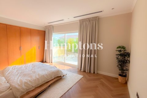 Villa in Jumeirah Park Homes, Jumeirah Park, Dubai 3 bedrooms, 510.03747000 sq.m. № 110472 - photo 6