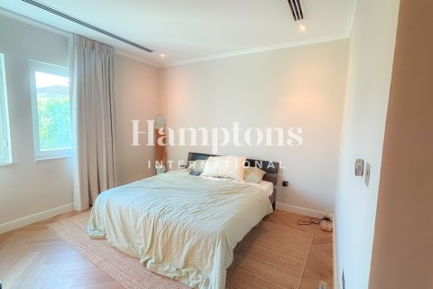 Villa in Jumeirah Park Homes, Jumeirah Park, Dubai 3 bedrooms, 510.03747000 sq.m. № 110472 - photo 7