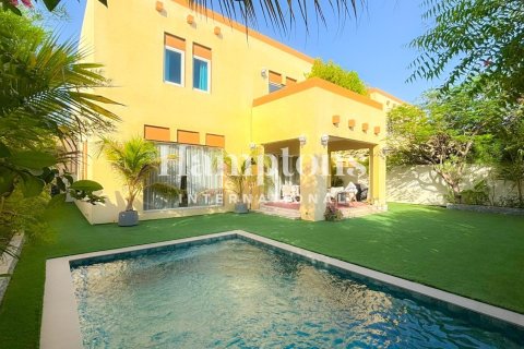 Villa in Jumeirah Park Homes, Jumeirah Park, Dubai 3 bedrooms, 510.03747000 sq.m. № 110472 - photo 9