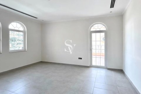 Villa en Jumeirah Park, Dubai, 5 dormitorios, 800 m², № 99280 - foto 15
