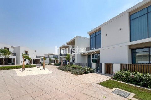 Villa à Arabian Ranches 3, Dubai, 3 chambres, 205 m², № 43388 - photo 1