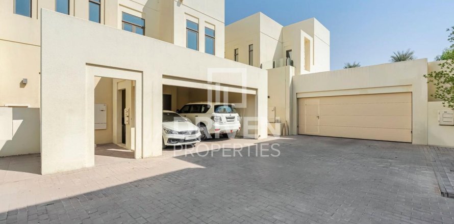 Вилла в Mira Oasis, Рим, Дубай, 3 спальни, 180м², № 87355