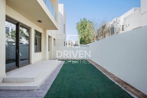 Купить виллу в Mira Oasis, Рим, Дубай: 3 спальни, 180м², № 87355 - фото 3