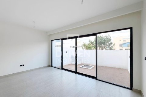 Townhouse in Damac Lagoons, Dubai 4 bedrooms, 144 sq.m. № 128410 - photo 3