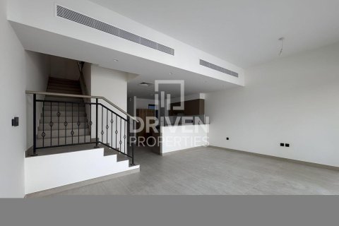 Townhouse in Damac Lagoons, Dubai 4 bedrooms, 144 sq.m. № 128410 - photo 5