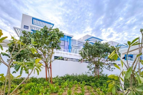 Townhouse in Damac Lagoons, Dubai 4 bedrooms, 144 sq.m. № 128410 - photo 18