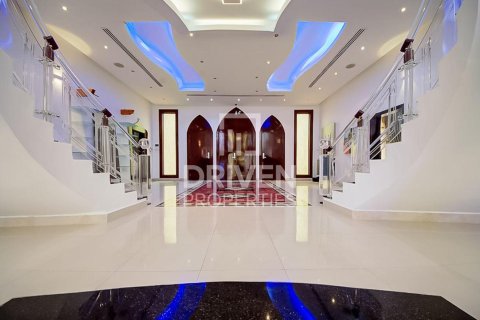 Villa in Sector E, Emirates Hills, Dubai 1723.72 sq.m. № 128396 - photo 13