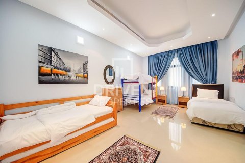 Villa in Sector E, Emirates Hills, Dubai 1723.72 sq.m. № 128396 - photo 15