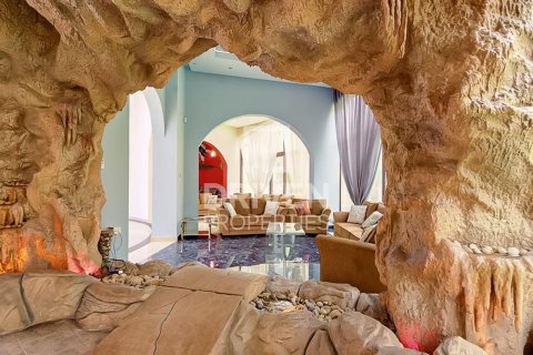 Villa in Sector E, Emirates Hills, Dubai 1723.72 sq.m. № 128396 - photo 20