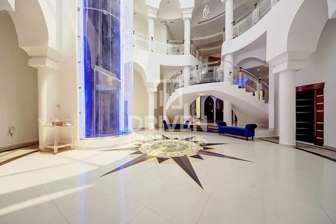 Villa in Sector E, Emirates Hills, Dubai 1723.72 sq.m. № 128396 - photo 17