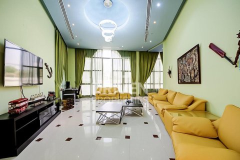 Villa in Sector E, Emirates Hills, Dubai 1723.72 sq.m. № 128396 - photo 16