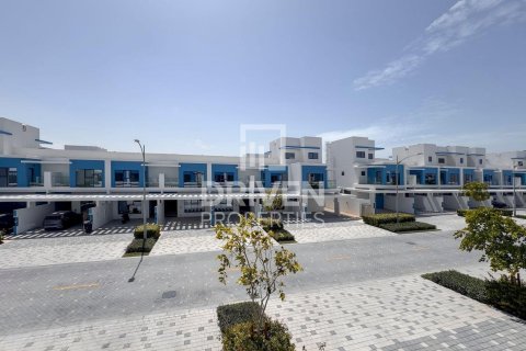 Adosado en Damac Lagoons, Dubai, 3 dormitorios, 144 m², № 128408 - foto 17