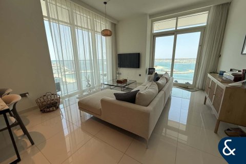Снять в аренду квартиру в EMAAR Beachfront, Dubai Harbour, Дубай: 2 спальни, 130м², № 98873 - фото 3