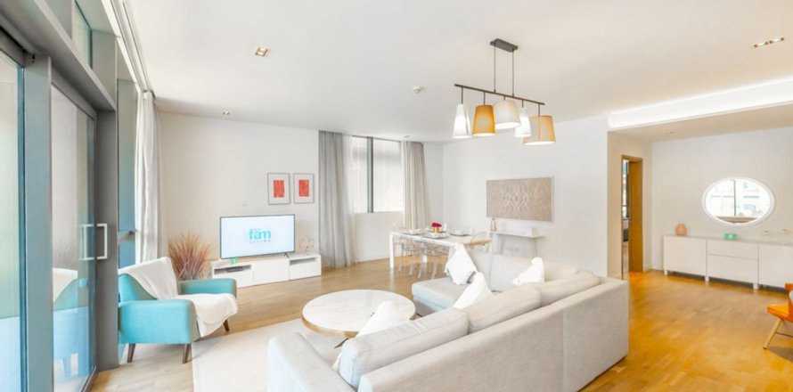 Квартира в Аль-Васле, Дубай, 3 спальни, 220м², № 50547
