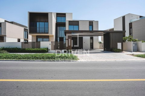Villa en Dubai Hills Estate, Dubai, 5 dormitorios, 875.52 m², № 129004 - foto 2
