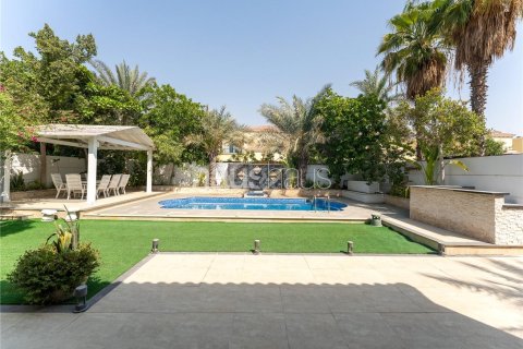 Купить виллу в Legacy, Jumeirah Park, Дубай: 4 спальни, 419м², № 43471 - фото 21