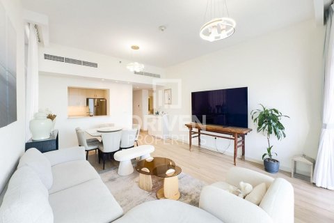Appartement à BLVD Crescent, Downtown Dubai (Downtown Burj Dubai), Dubai, 2 chambres, 131.09 m², № 126865