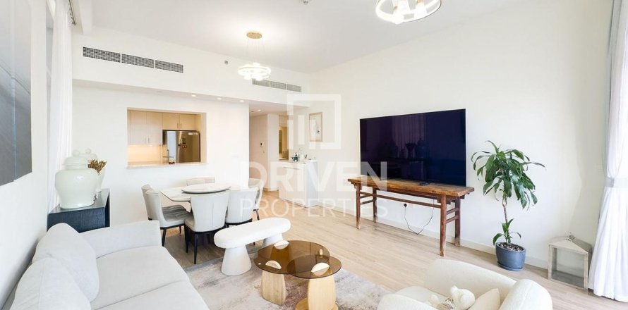 Apartamento en BLVD Crescent, Downtown Dubai (Downtown Burj Dubai), Dubai, 2 dormitorios, 131.09 m², № 126865