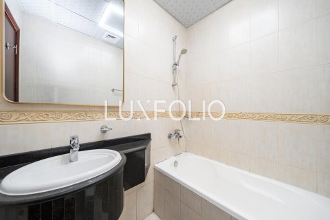 Apartment in Dubai Marina, Dubai 4 bedrooms, 295 sq.m. № 45424 - photo 16