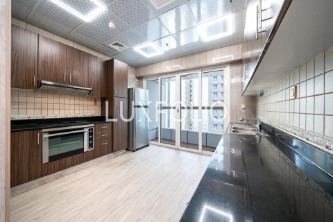Apartment in Dubai Marina, Dubai 4 bedrooms, 295 sq.m. № 45424 - photo 11