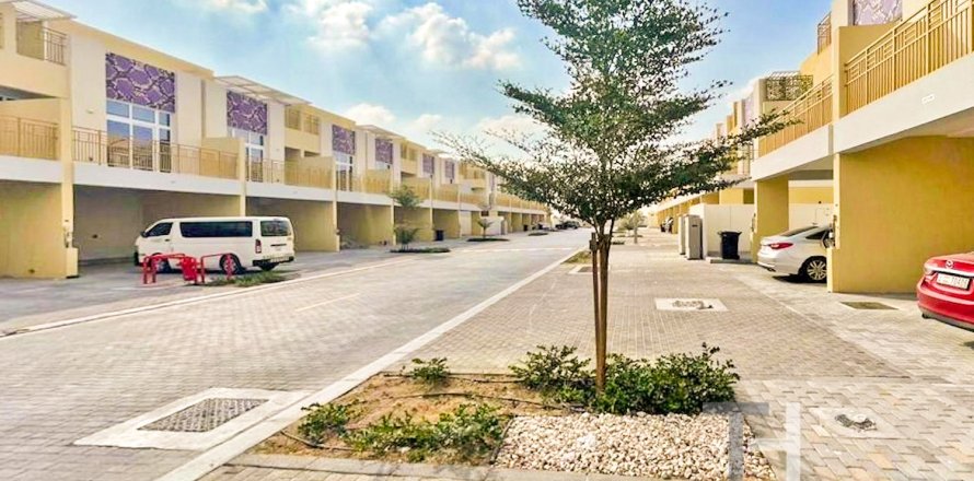 Adosado en Dubai, 3 dormitorios, 112 m², № 13463