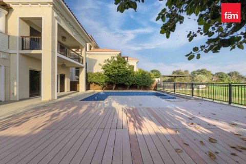 Купить виллу в Дубае: 5 спален, 606.9м², № 90465 - фото 3