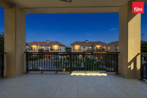 Вилла в Дубае, 4 спальни, 386.7м², № 90450