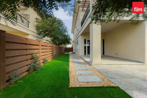 Купить виллу в Дубае: 4 спальни, 386.7м², № 90450 - фото 7