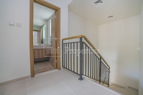 Снять в аренду таунхаус в Дубае: 3 спальни, 162.4м², № 110675 - фото 8