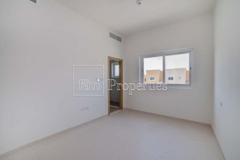 Снять в аренду таунхаус в Дубае: 3 спальни, 162.4м², № 110675 - фото 13
