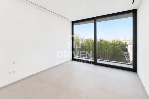 Apartment in Jumeirah, Dubai 4 bedrooms, 275.83 sq.m. № 126823 - photo 13