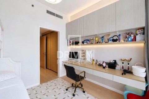Apartment in Downtown Dubai (Downtown Burj Dubai), Dubai 3 bedrooms, 226.96 sq.m. № 126833 - photo 11