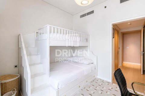 Apartment in Downtown Dubai (Downtown Burj Dubai), Dubai 3 bedrooms, 226.96 sq.m. № 126833 - photo 10