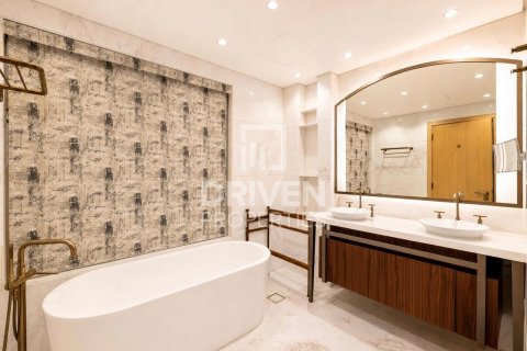 Apartment in Downtown Dubai (Downtown Burj Dubai), Dubai 3 bedrooms, 226.96 sq.m. № 126833 - photo 18