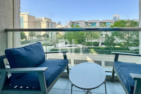 Apartment in The Views, Dubai 1 bedroom, 68 sq.m. № 56584 - photo 2