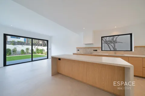 Villa en Meadows, Dubai, 4 dormitorios, 332 m², № 70094 - foto 7