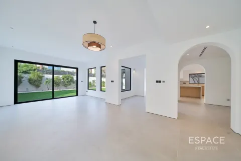 Villa en Meadows, Dubai, 4 dormitorios, 332 m², № 70094 - foto 4