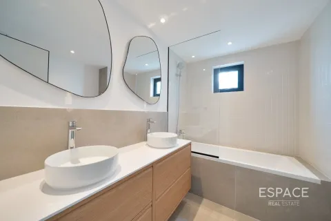 Villa en Meadows, Dubai, 4 dormitorios, 332 m², № 70094 - foto 14