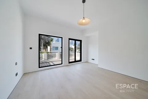 Villa en Meadows, Dubai, 4 dormitorios, 332 m², № 70094 - foto 17