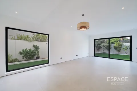 Villa en Meadows, Dubai, 4 dormitorios, 332 m², № 70094 - foto 3