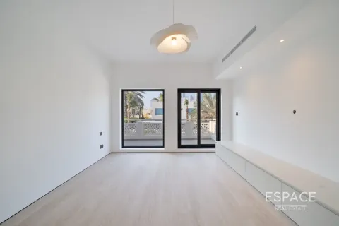 Villa en Meadows, Dubai, 4 dormitorios, 332 m², № 70094 - foto 8