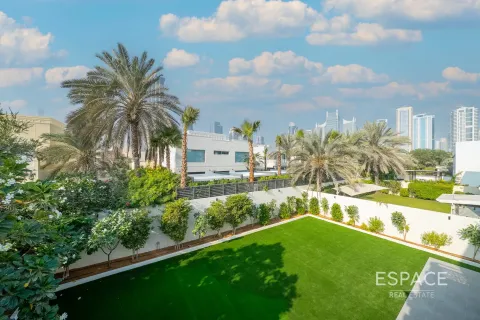 Villa en Meadows, Dubai, 4 dormitorios, 332 m², № 70094 - foto 18
