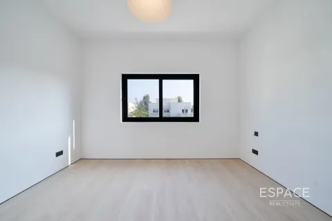 Villa en Meadows, Dubai, 4 dormitorios, 332 m², № 70094 - foto 12