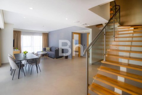Apartment in Jumeirah Village Triangle, Dubai 3 bedrooms, 316 sq.m. № 23304 - photo 2