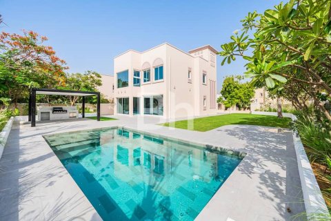 Villa en Jumeirah Village Triangle, Dubai, 4 dormitorios, 289 m², № 23323 - foto 1