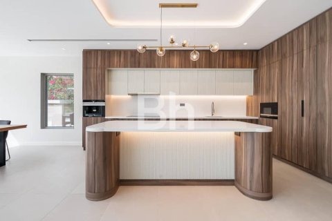 Villa en Jumeirah Village Triangle, Dubai, 4 dormitorios, 289 m², № 23323 - foto 11