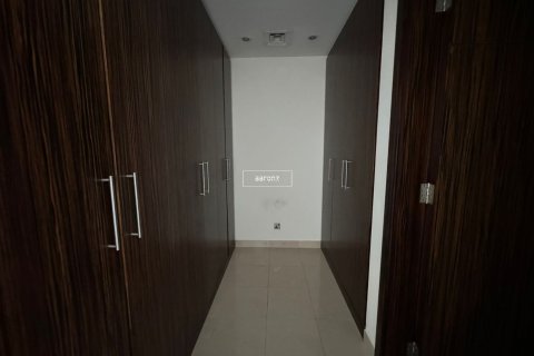 Apartment in Jumeirah Lake Towers, Dubai 2 bedrooms, 120.5 sq.m. № 49197 - photo 11
