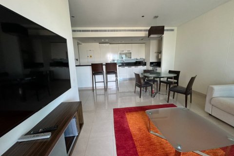 Apartment in Jumeirah Lake Towers, Dubai 2 bedrooms, 120.5 sq.m. № 49197 - photo 2