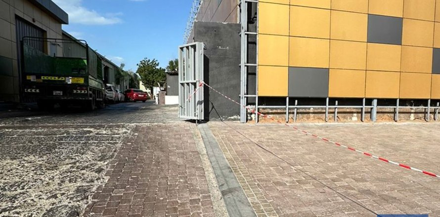 Warehouse in Al Quoz Industrial Area, Al Quoz, Dubai 362 sq.m. № 103779