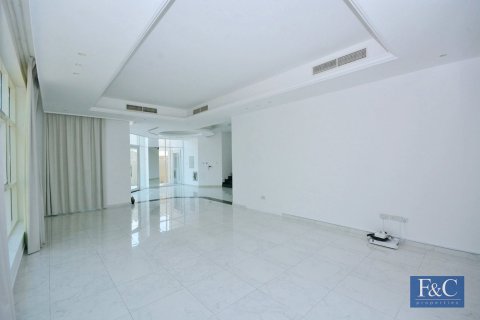 Снять в аренду виллу в Al Quoz, Дубай: 5 спален, 924м², № 103782 - фото 27